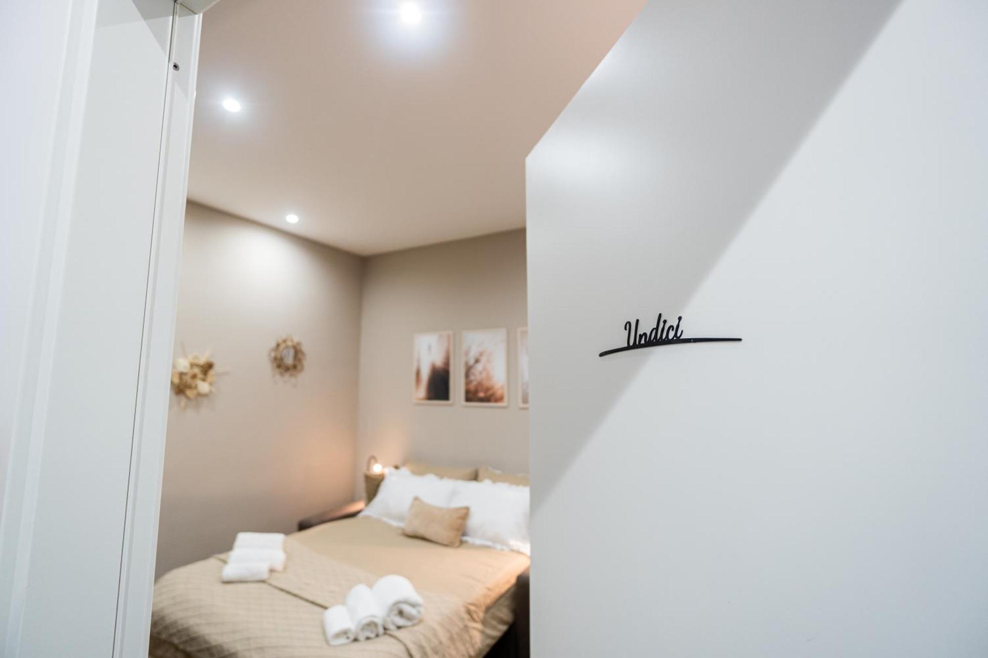 La Casa Di Bianca - Modern Suites Near Plebiscito 나폴리 외부 사진