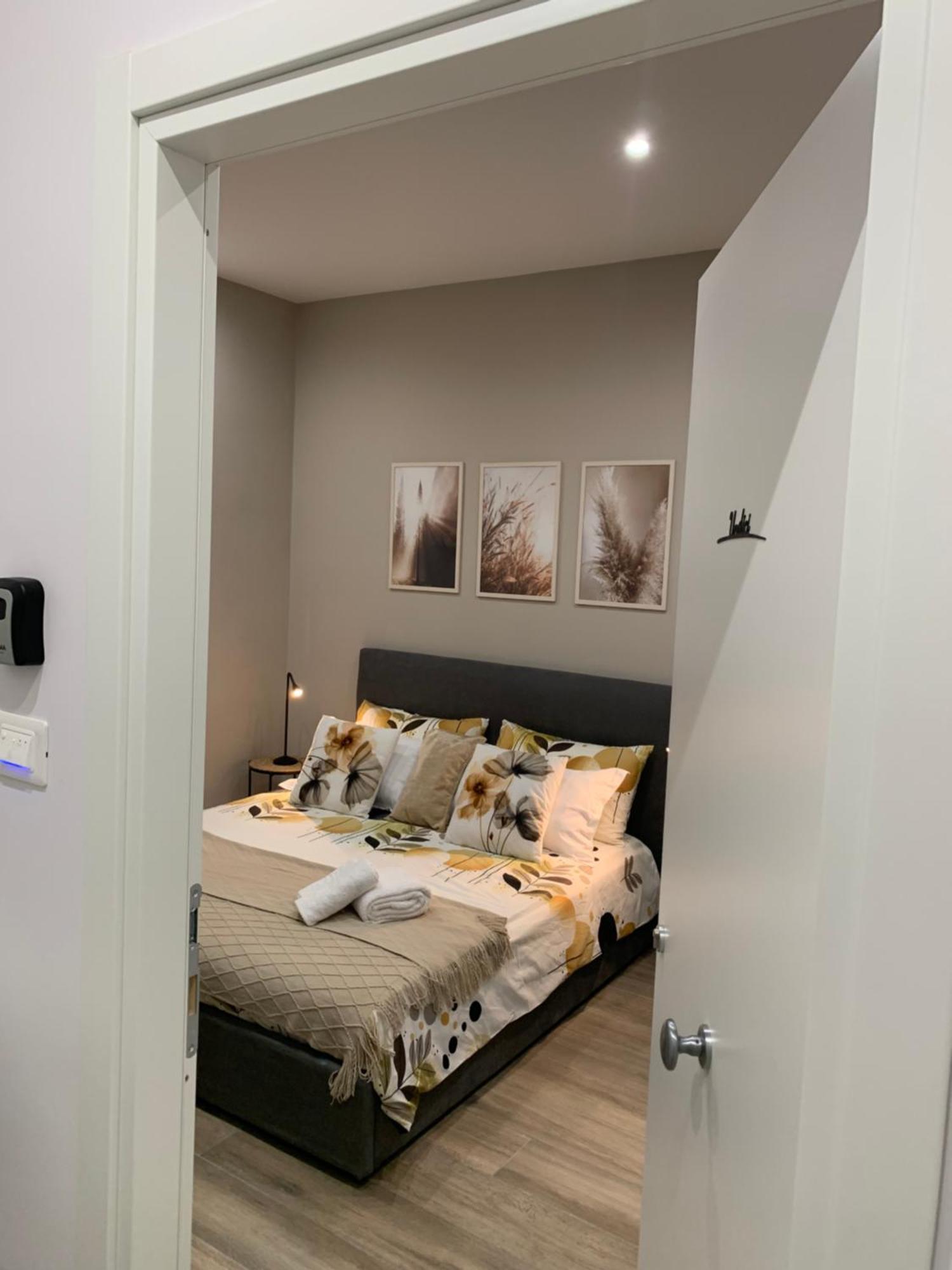 La Casa Di Bianca - Modern Suites Near Plebiscito 나폴리 외부 사진